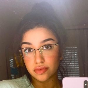 Meet your Posher, Helen